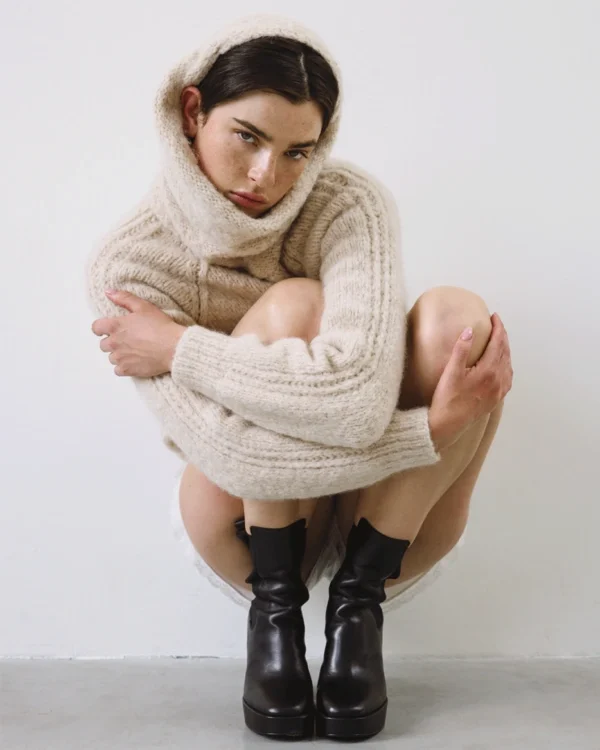 Inti Knitwear handgebreid vest in crème kleur duurzaam geproduceerd