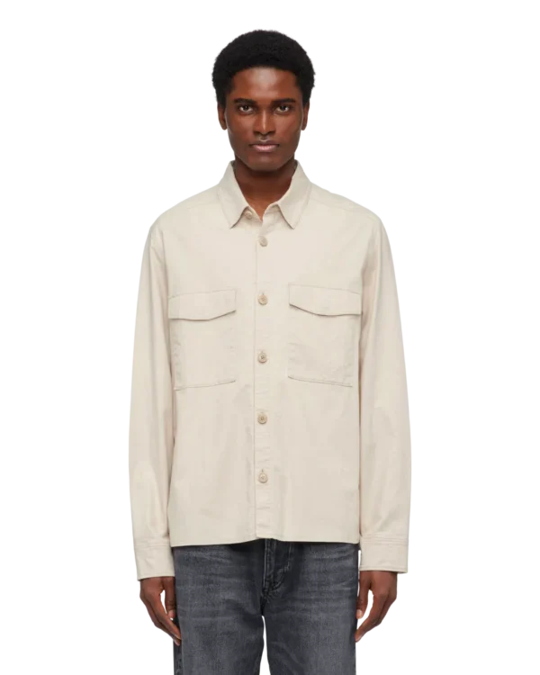 DRYKORN Gunray overshirt in lichtbeige, met knoopsluiting en borstzakken.