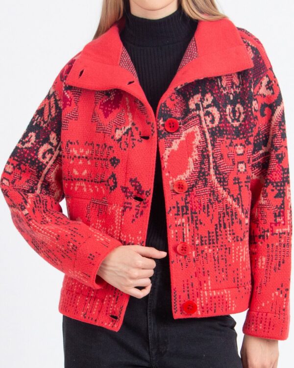 Ivko vest rood met zwarte kilim-print – achteraanzicht damesvest, 80% wol