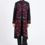 Ivko geborduurde wollen jas met knoopsluiting – gestyled look, Sjosz Mode Zutphen