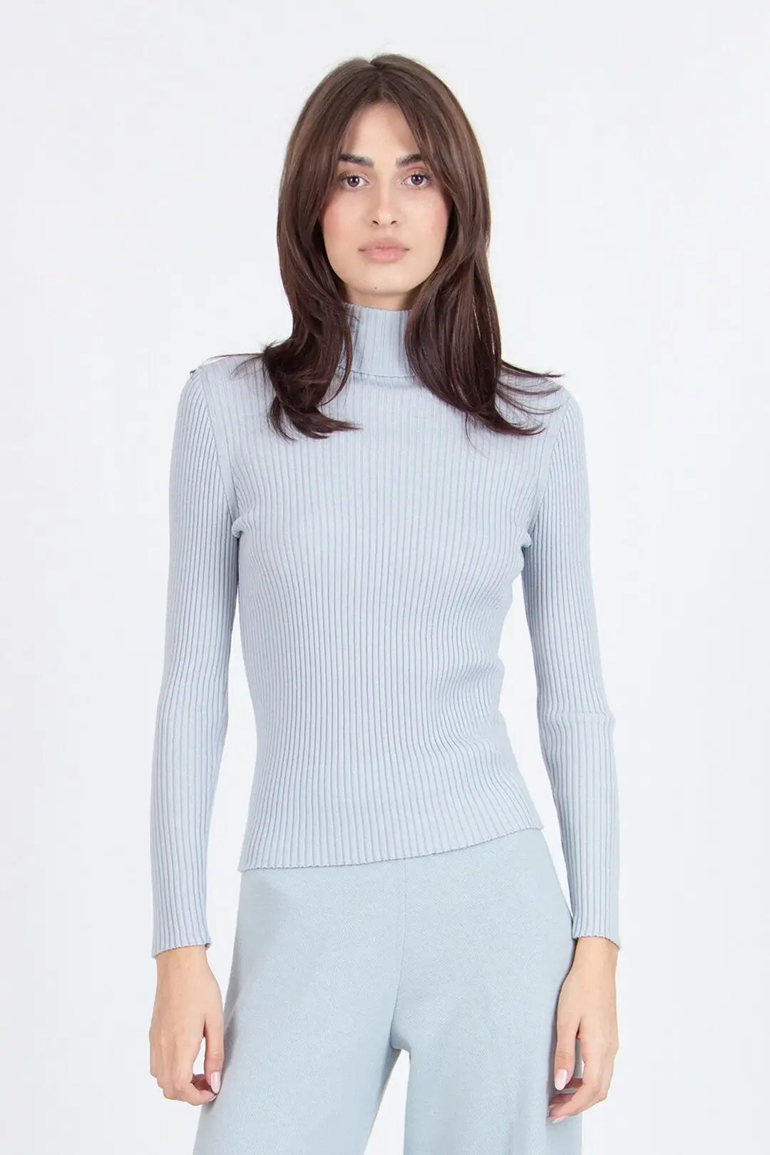 ivko col sky (1) Ivko ribgebreide coltrui in zachte blauwtint – voorkant, Sjosz Mode Zutphen