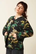 King Louie jasje Neve Black – bloemmotief – stijlvolle look, Sjosz Mode Zutphen