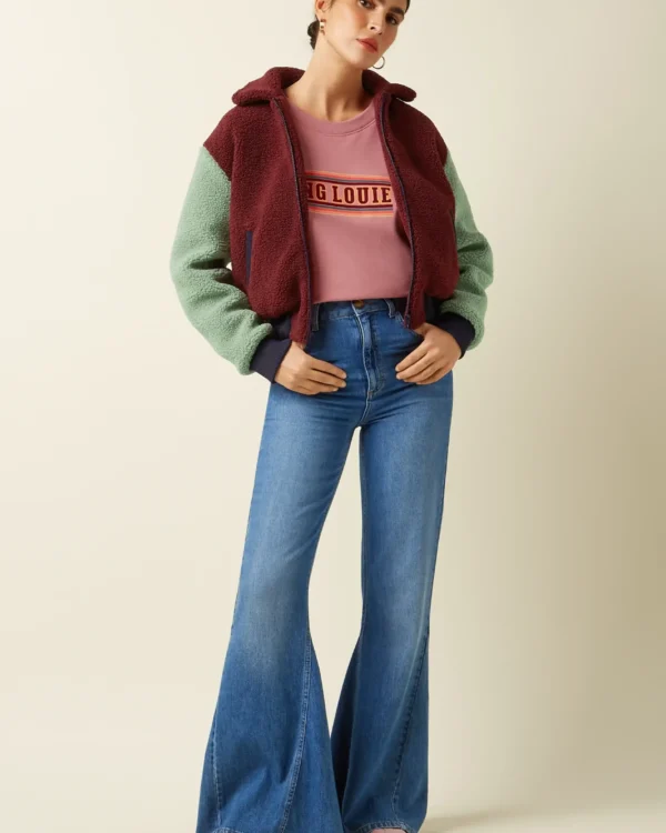 King Louie Fay Jacket Teddy Beet Red – voorkant in bordeaux met mintgroene mouwen, retro stijl bij Sjosz Mode Zutphen