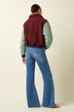 King Louie Fay Jacket Teddy Beet Red – achterkant van het jack met zachte teddy-structuur en sportieve pasvorm, Sjosz Mode Zutphen