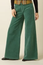 King Louie Peppa Pants van corduroy in matcha green – voorkant, Sjosz Mode Zutphen