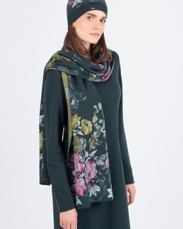 IVKO Scarf Furnishing Florals Forest – wollen sjaal met bloemenmotief in roze, geel en wit op donkergroene basis, Sjosz Mode Zutphen