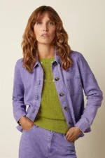 King Louie Ellen denim jacket in lila gedragen door model