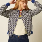 King Louie jacket Isa met blauw-geel ruitpatroon, kort damesjasje met knoopsluiting