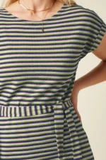 Detail van King Louie Aria tuniek met multicolor streepjes en tailleband