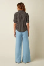 Achterkant King Louie Pirla pants wide leg licht denim