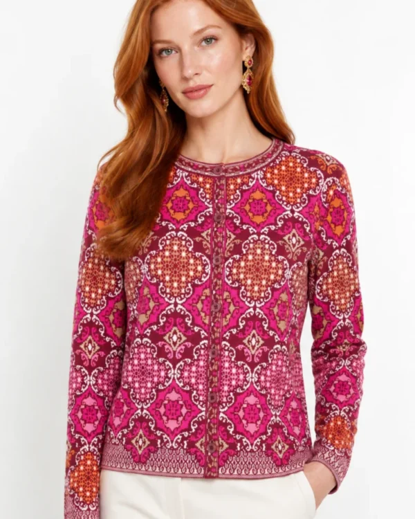 Ivko Cardigan cherry Azulejo Pattern dames gedragen