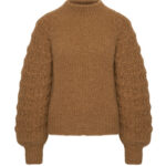 Inti Knitwear coltrui Glenda camelbruin met opengewerkt breipatroon op de mouwen